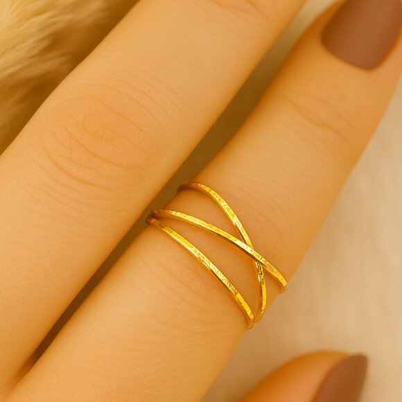 14K Gold Filled Thin Hammered Fidget Ring - Criss Cross Ring - Picture 3 of 4